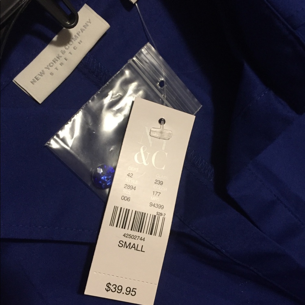NWT‼️ NY&C fitted button down dress shirt